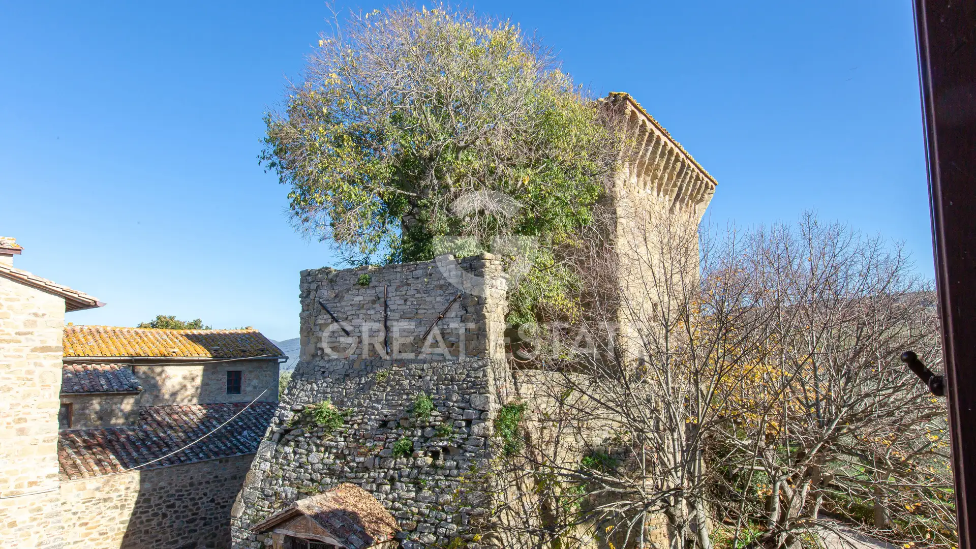 Villa 1553m² in Italy, Perugia. Priced at 1700000€ rent photo-15