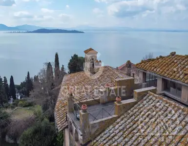 Buy in Italy for 1700000€