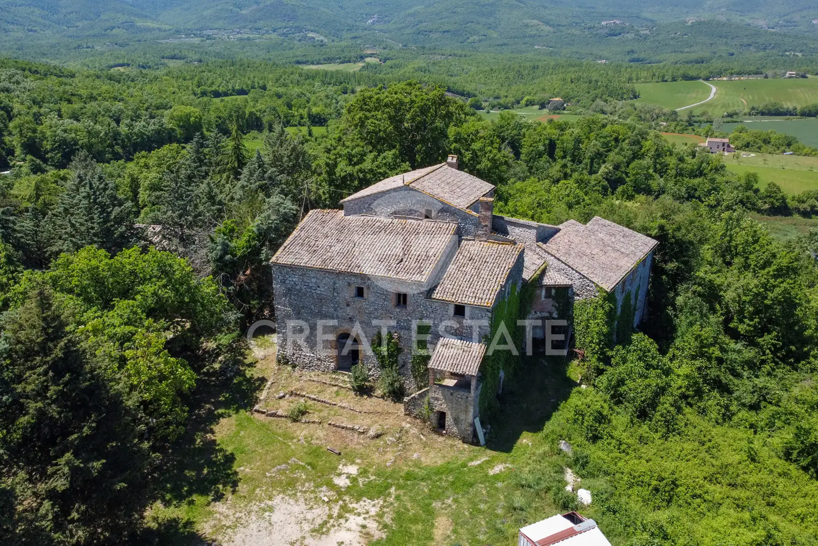 Villa 2980m² in Italy, Terney. Priced at 1550000€ rent photo-1