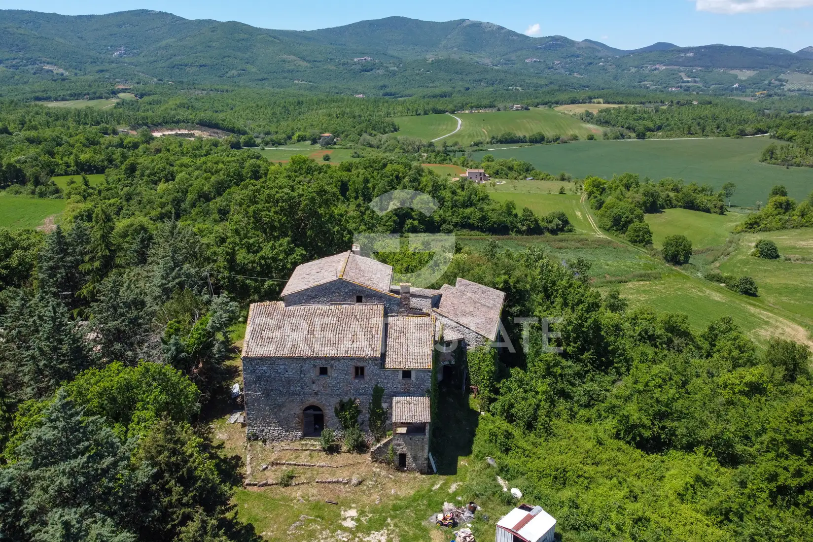 Villa 2980m² in Italy, Terney. Priced at 1550000€ rent photo-5