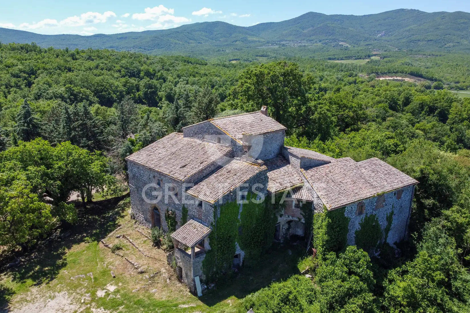 Villa 2980m² in Italy, Terney. Priced at 1550000€ rent photo-7