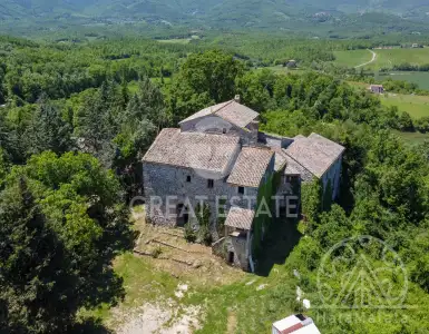 Buy in Italy for 1550000€