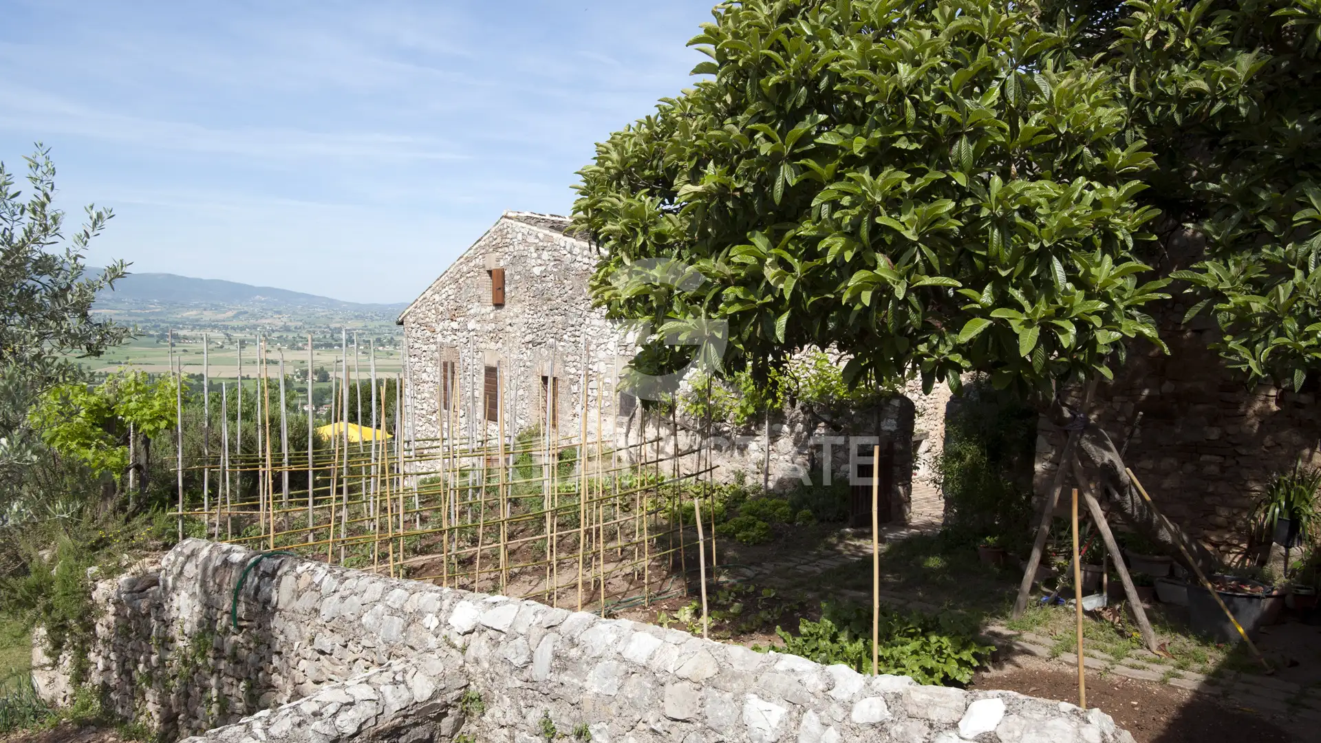 House 909m² in Italy, Perugia. Priced at 1680000€ rent photo-10