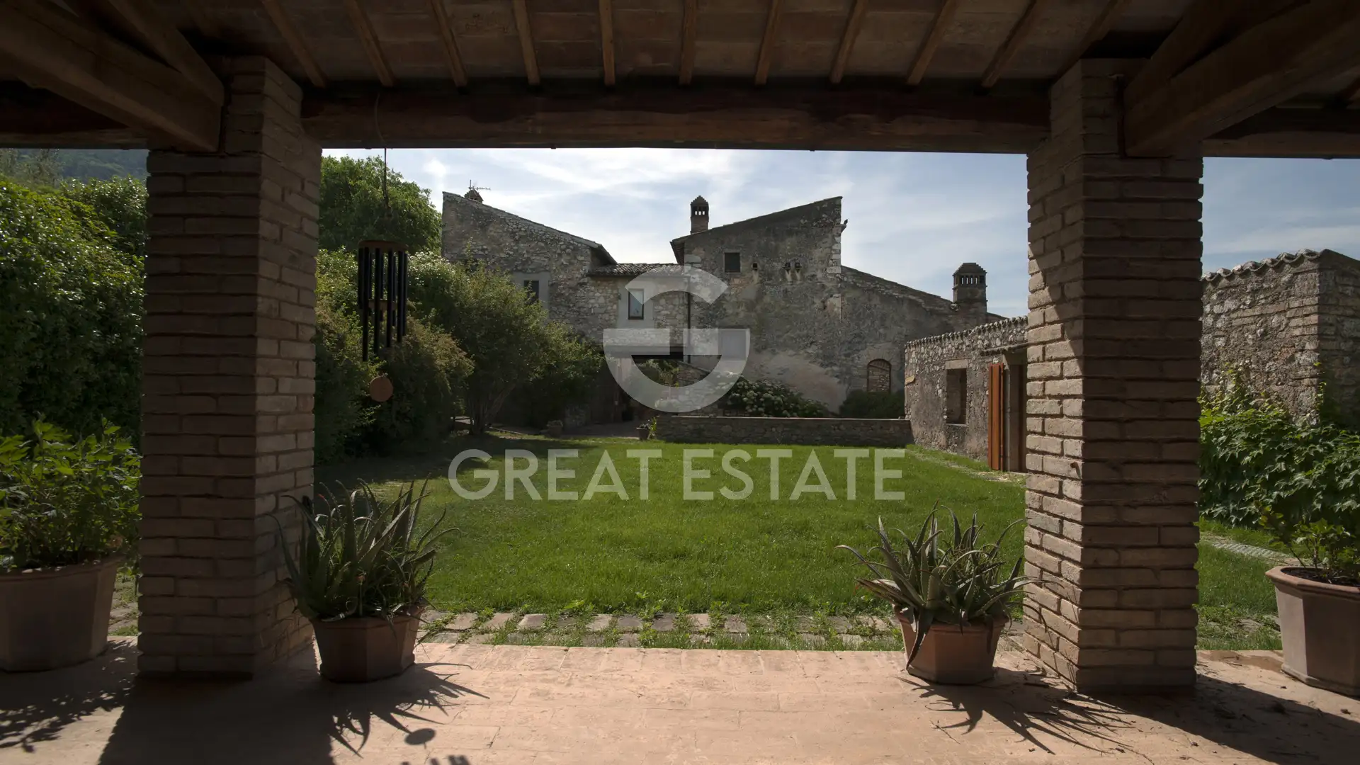 House 909m² in Italy, Perugia. Priced at 1680000€ rent photo-11