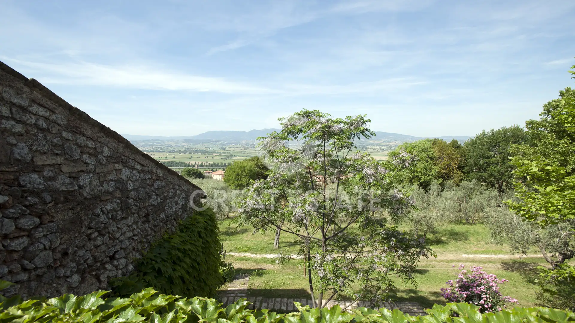 House 909m² in Italy, Perugia. Priced at 1680000€ rent photo-12