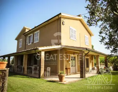 Buy in Italy for 1300000€