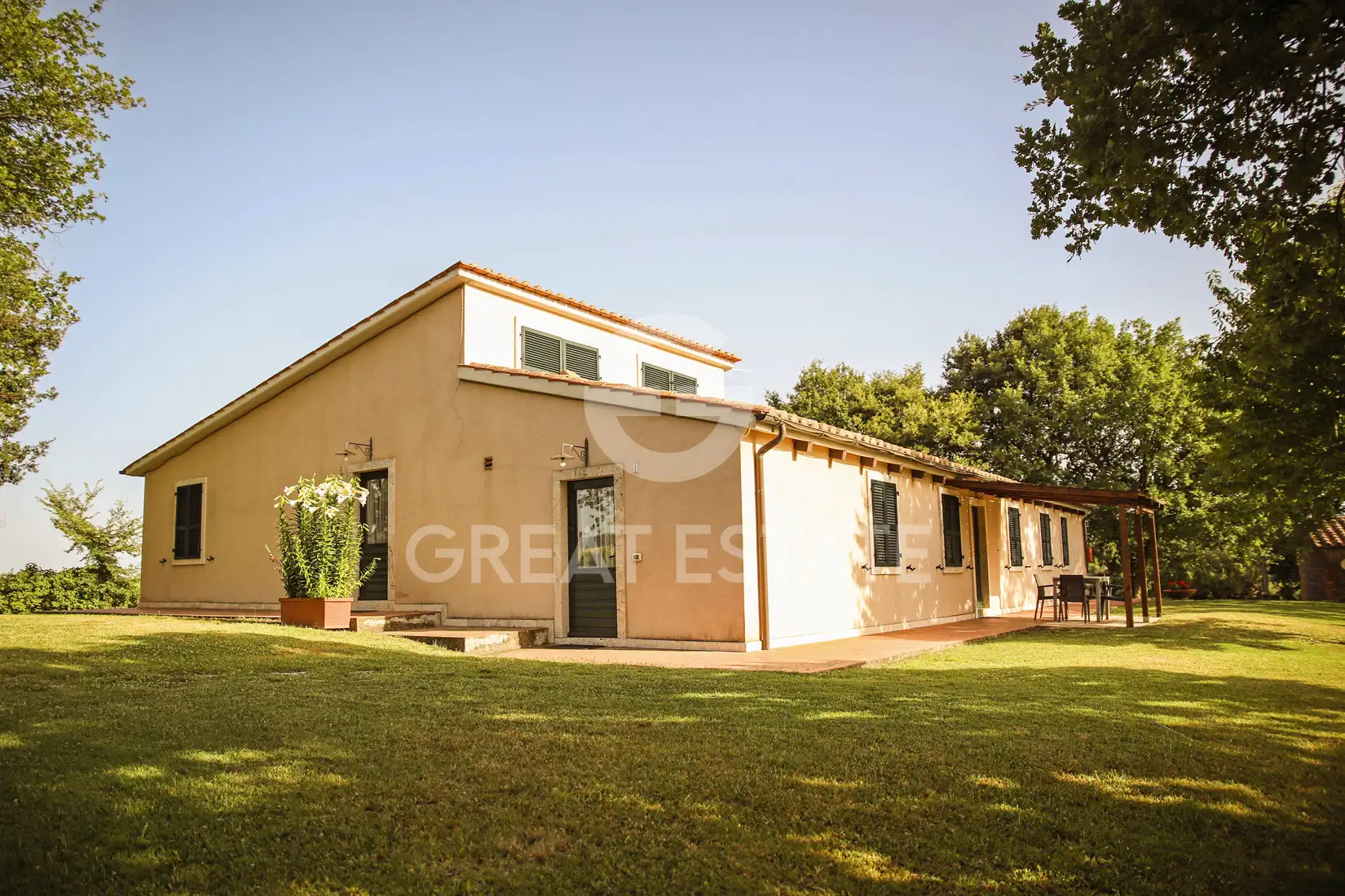 House 460m² in Italy, Grosseto. Priced at 750000€ rent photo-2