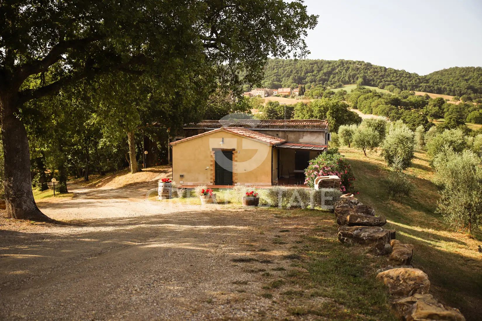 House 460m² in Italy, Grosseto. Priced at 750000€ rent photo-5