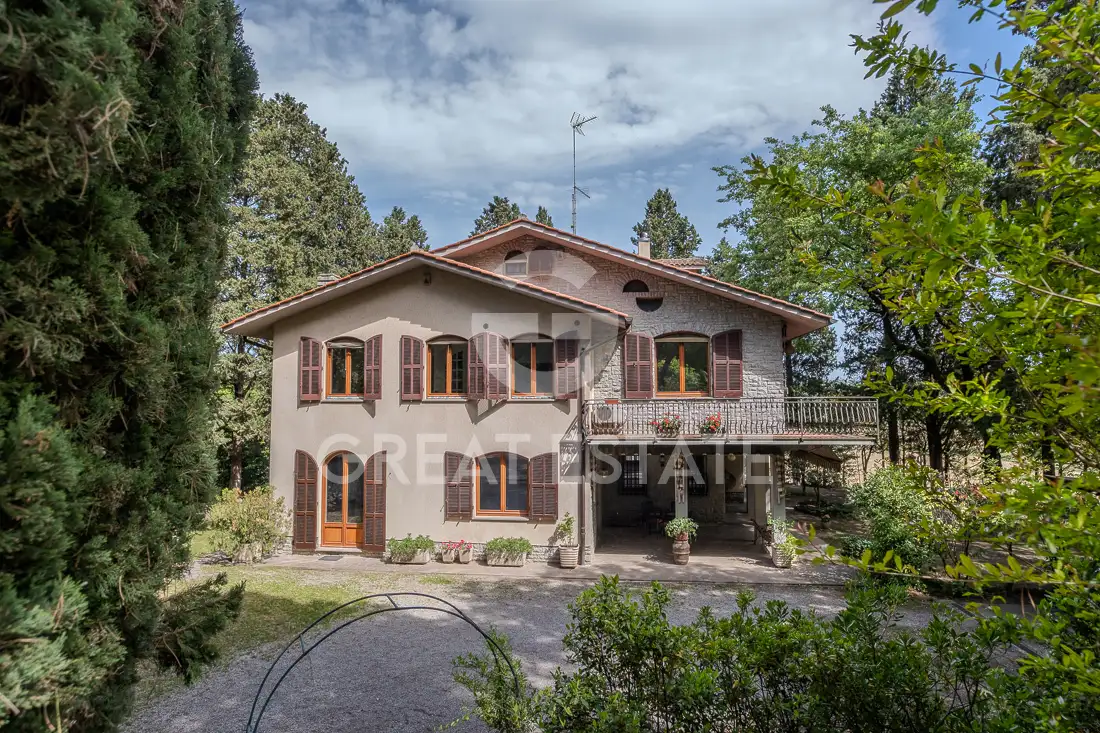 House 654m² in Italy, Siena. Priced at 650000€ rent photo-1