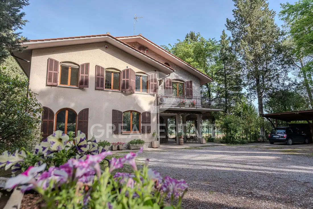 House 654m² in Italy, Siena. Priced at 650000€ rent photo-3