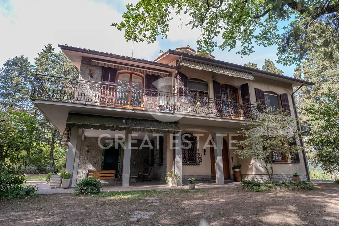 House 654m² in Italy, Siena. Priced at 650000€ rent photo-4