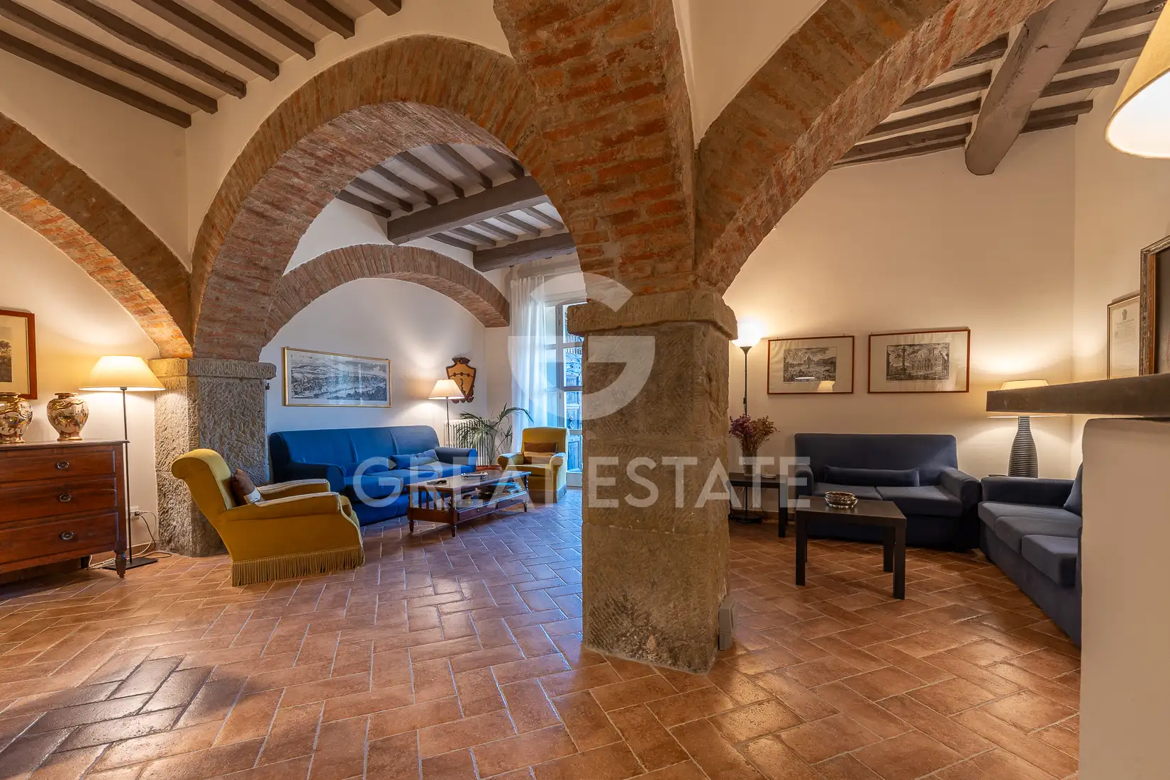 Flat 559m² in Italy, Arezzo. Priced at 790000€ rent photo-12