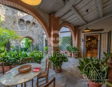 Buy in Italy for 790000€