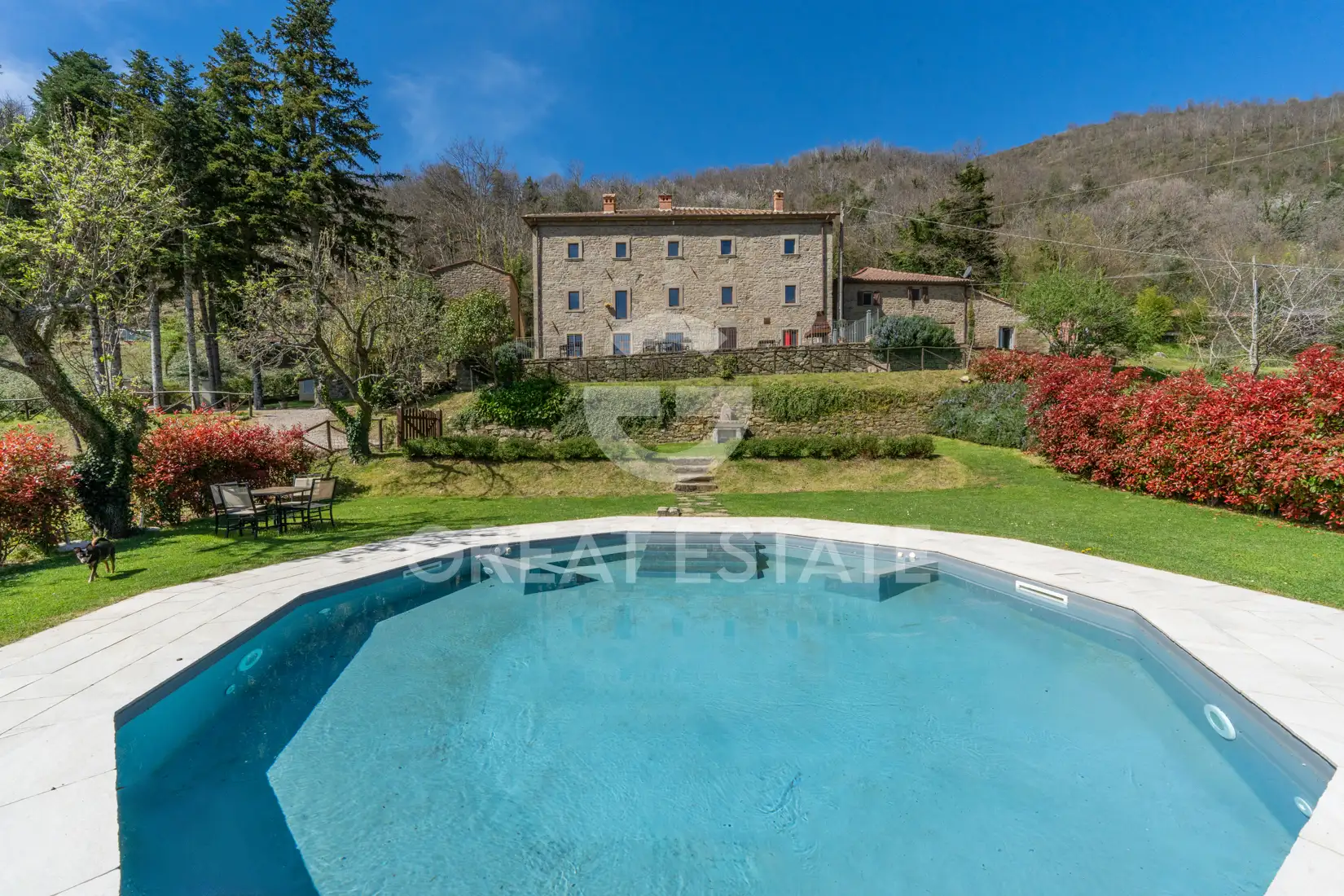House 1704m² in Italy, Arezzo. Priced at 1690000€ rent photo-5