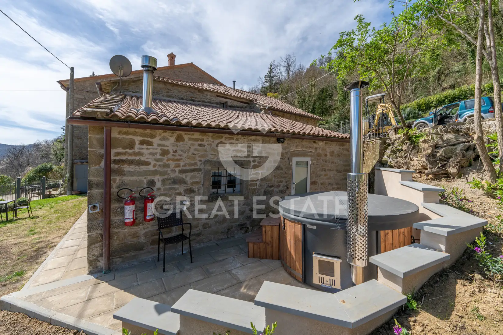 House 1704m² in Italy, Arezzo. Priced at 1690000€ rent photo-10