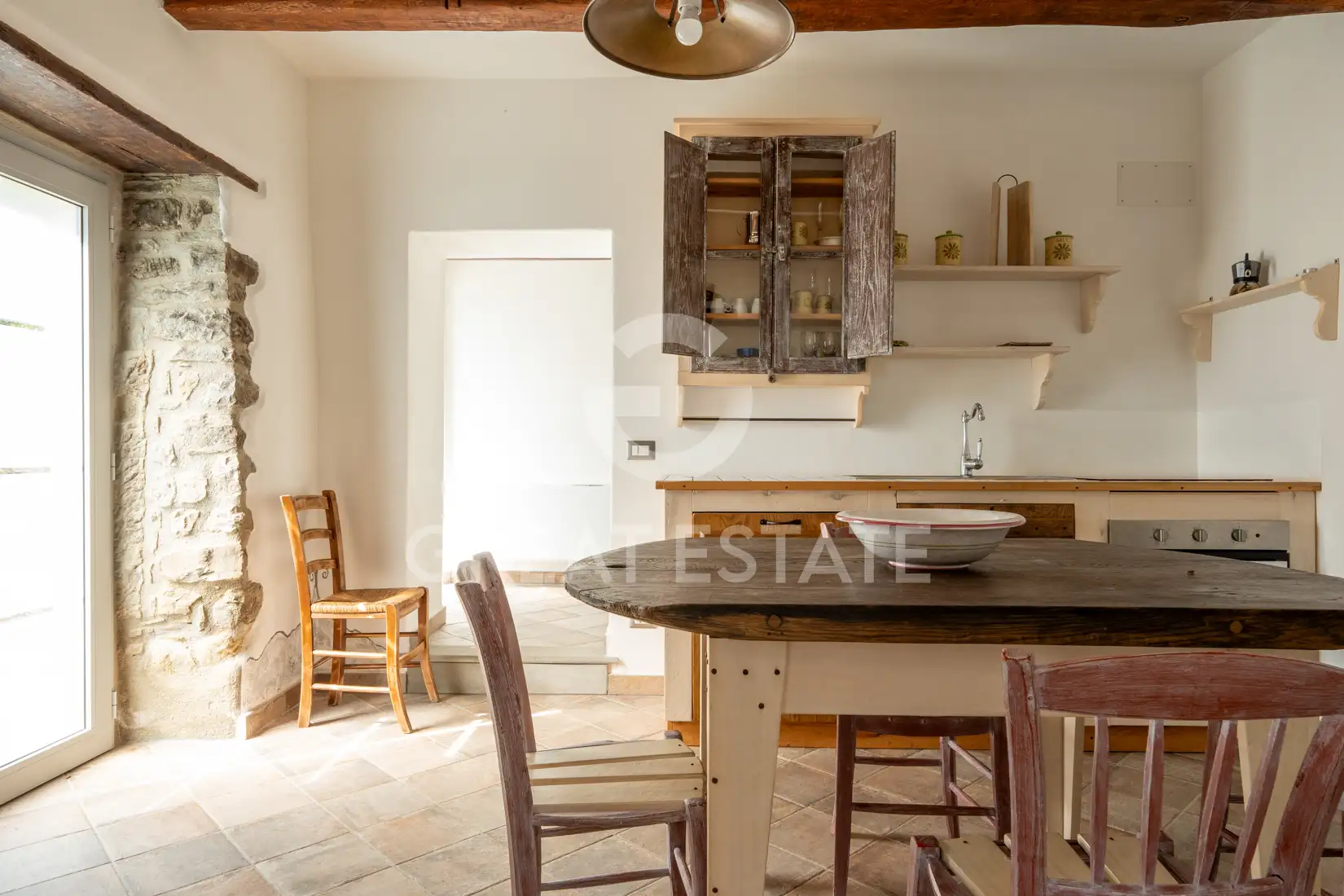 House 1704m² in Italy, Arezzo. Priced at 1690000€ rent photo-13