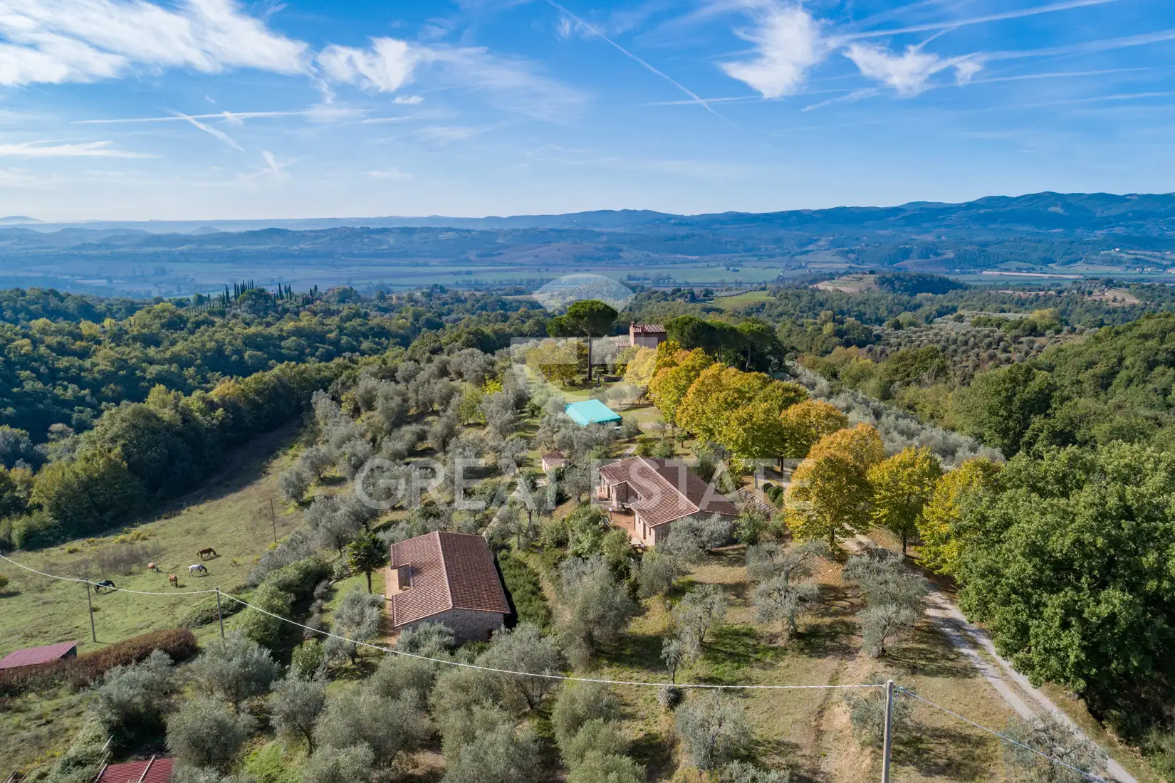 House 580m² in Italy, Perugia. Priced at 1350000€ rent photo-4