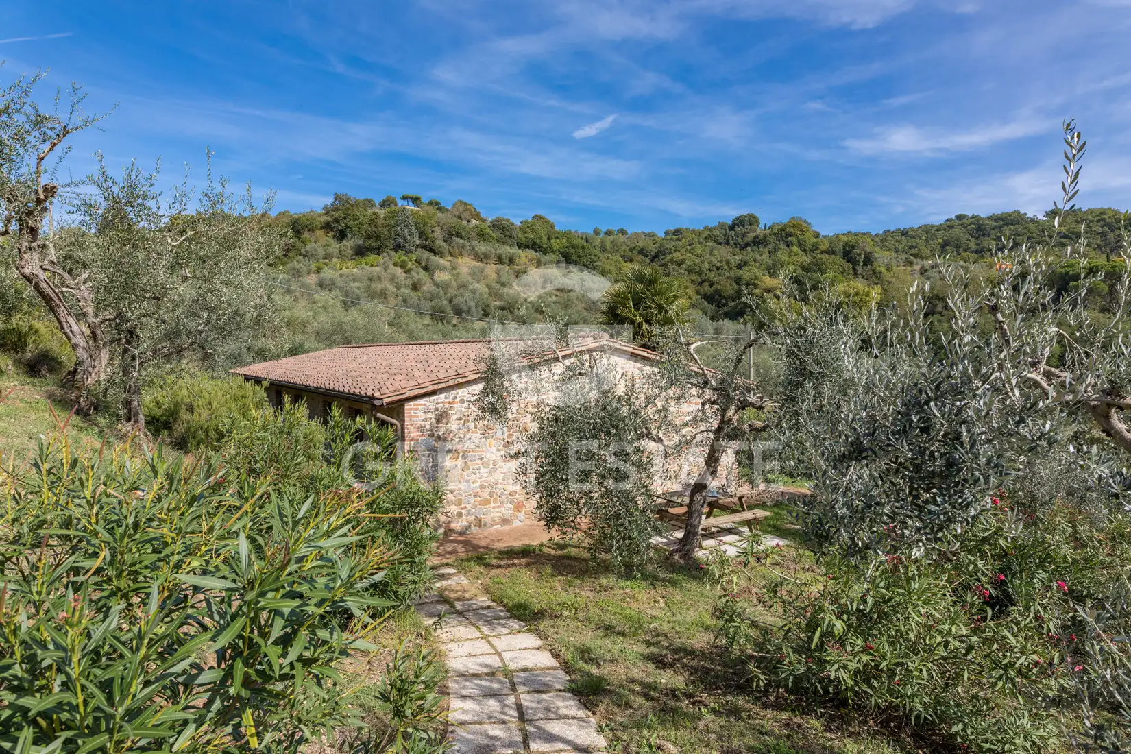 House 580m² in Italy, Perugia. Priced at 1350000€ rent photo-6