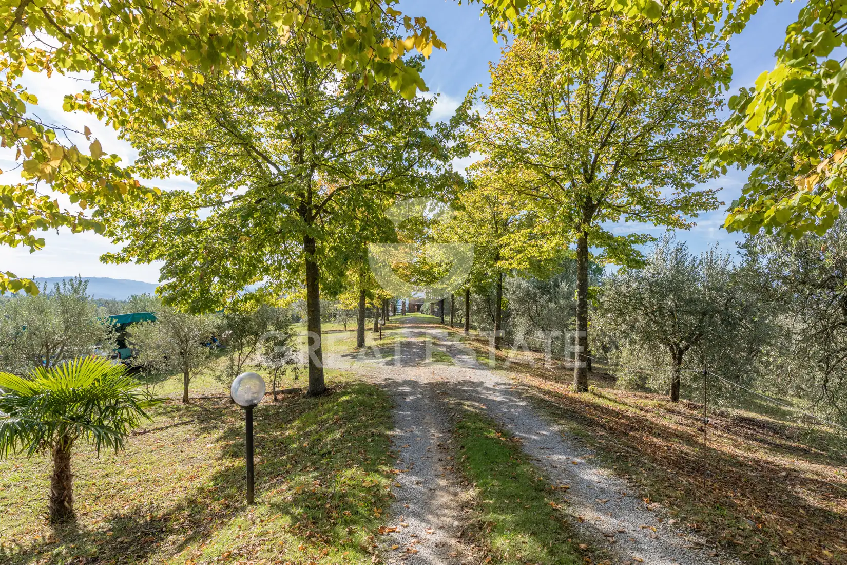 House 580m² in Italy, Perugia. Priced at 1350000€ rent photo-12