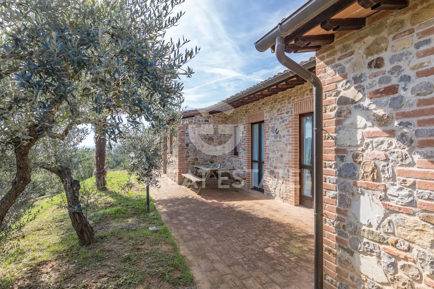 House 580m² in Italy, Perugia. Priced at 1350000€ rent photo-14