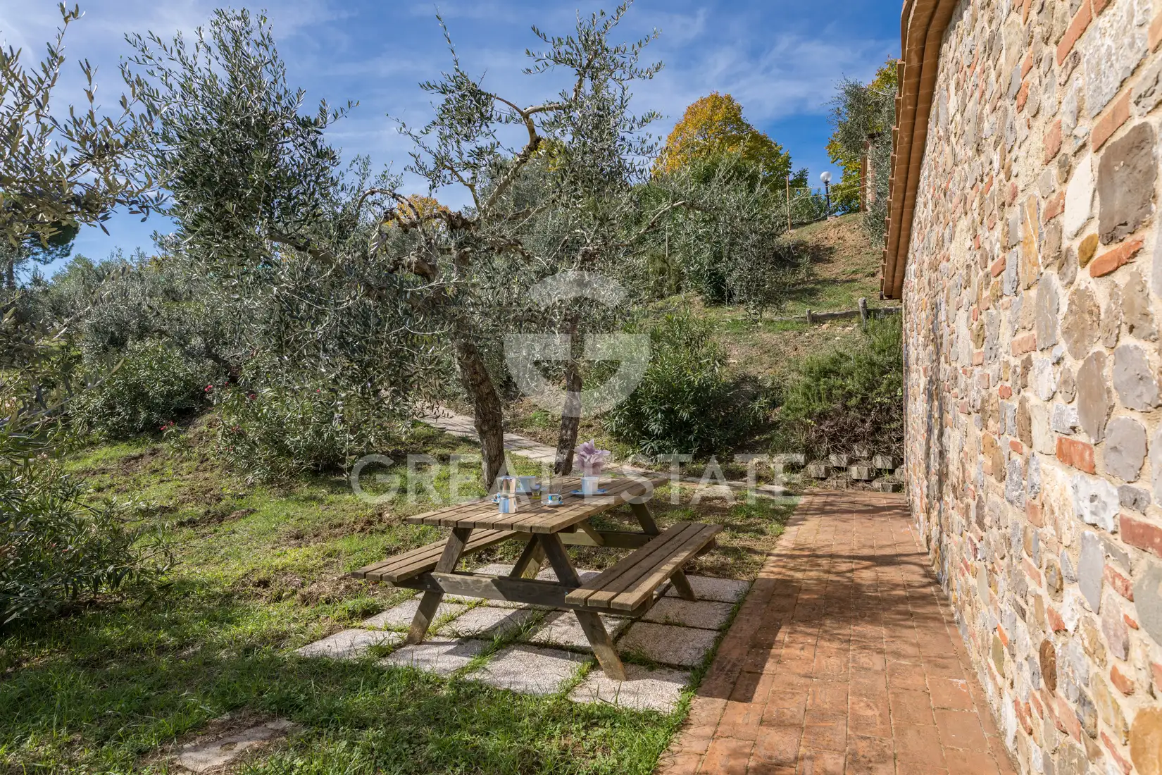 House 580m² in Italy, Perugia. Priced at 1350000€ rent photo-2