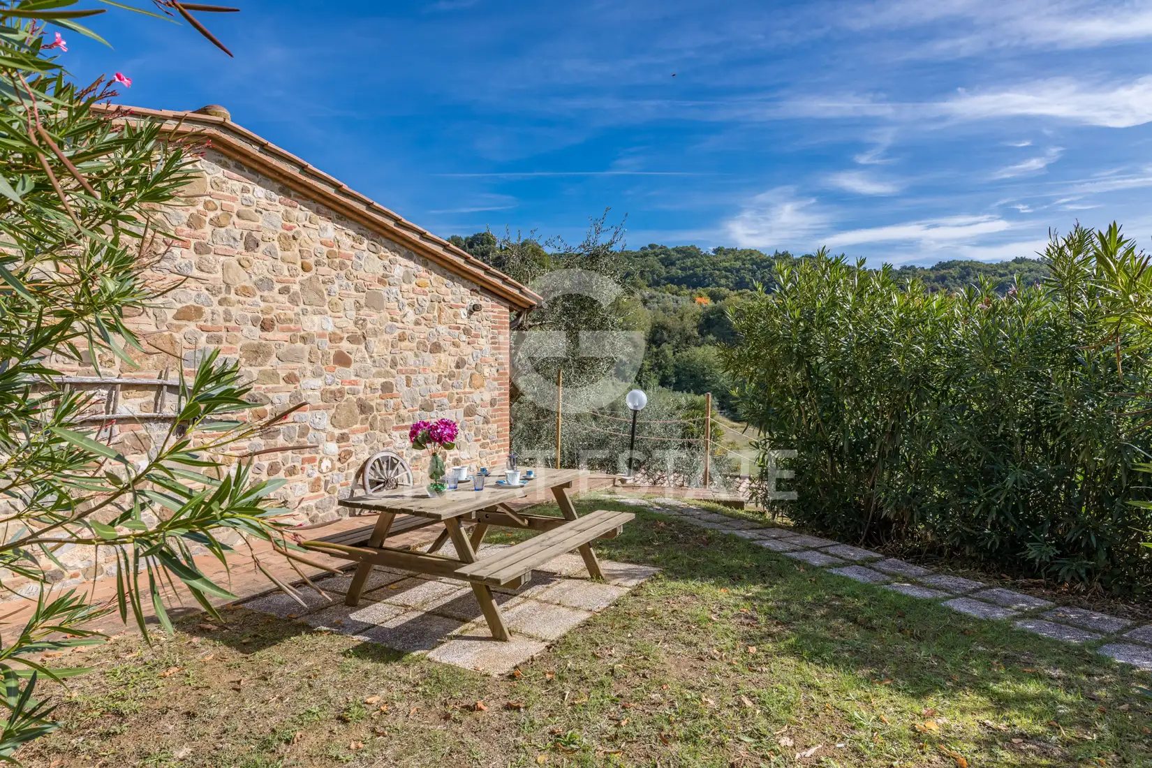 House 580m² in Italy, Perugia. Priced at 1350000€ rent photo-1