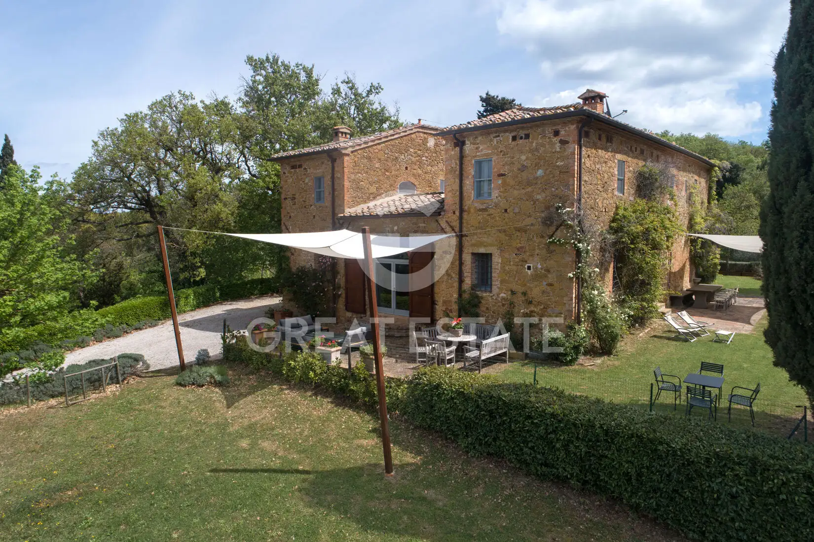 House 803m² in Italy, Siena. Priced at 2900000€ rent photo-4