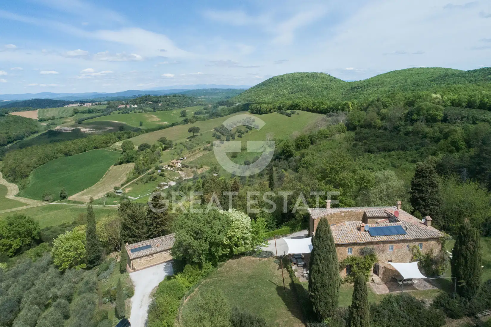 House 803m² in Italy, Siena. Priced at 2900000€ rent photo-6
