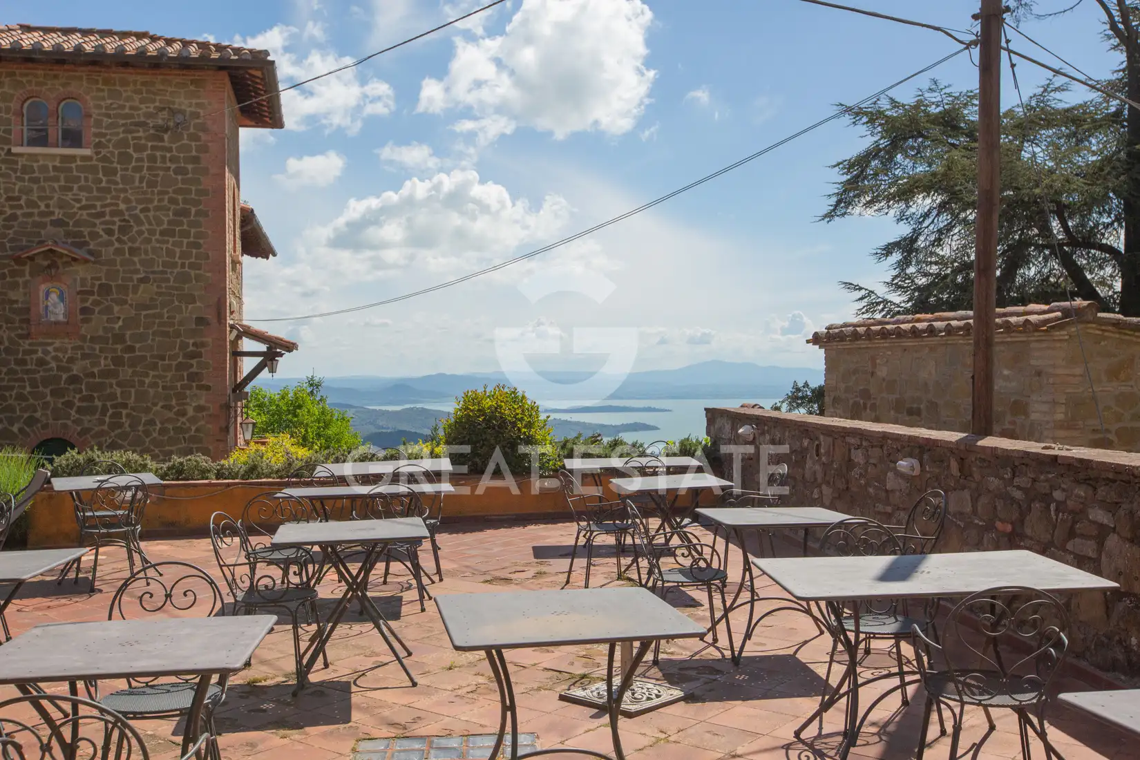 House 1500m² in Italy, Perugia. Priced at 1700000€ rent photo-5