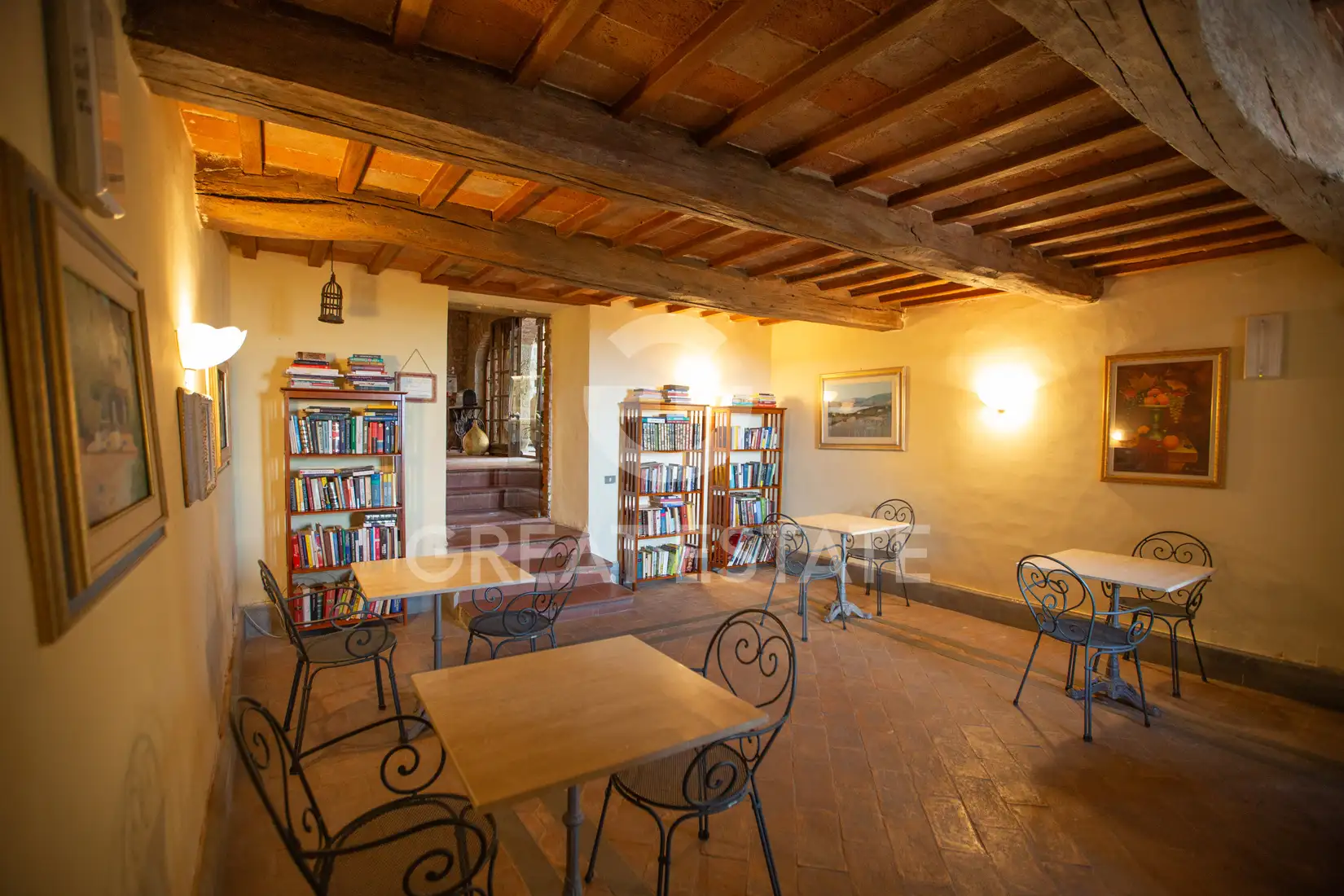 House 1500m² in Italy, Perugia. Priced at 1700000€ rent photo-14