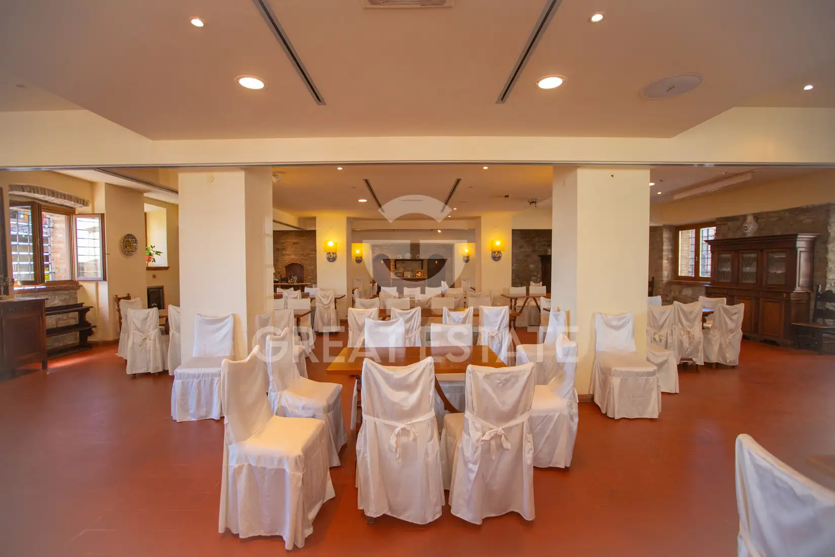 House 1500m² in Italy, Perugia. Priced at 1700000€ rent photo-15