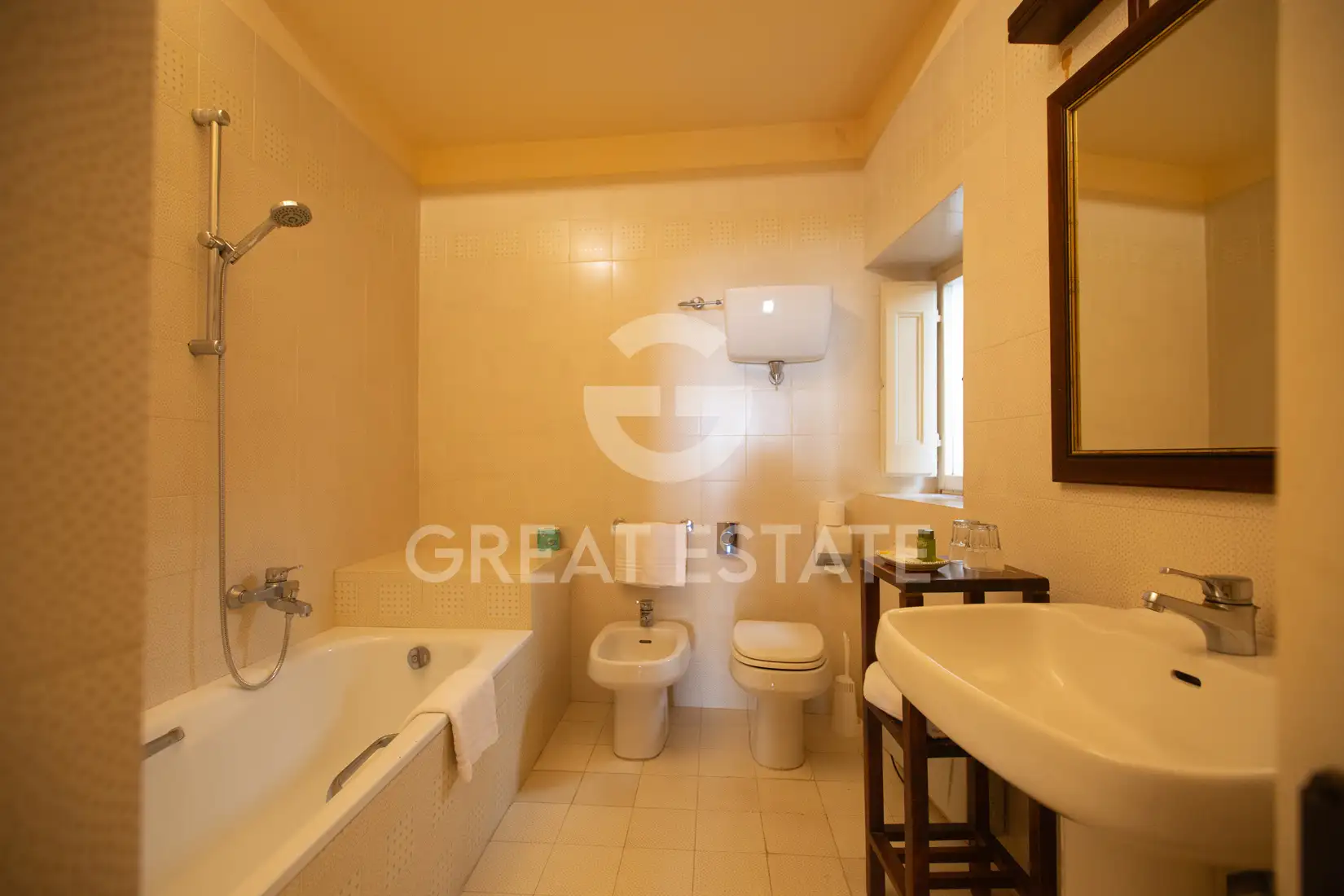 House 1500m² in Italy, Perugia. Priced at 1700000€ rent photo-15