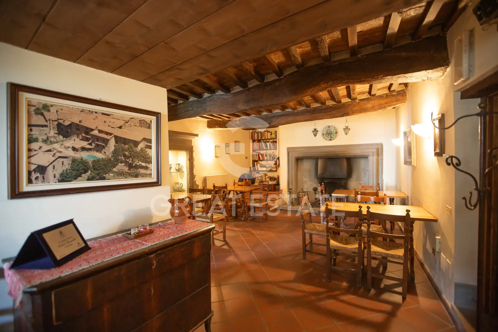 House 1500m² in Italy, Perugia. Priced at 1700000€ rent photo-14