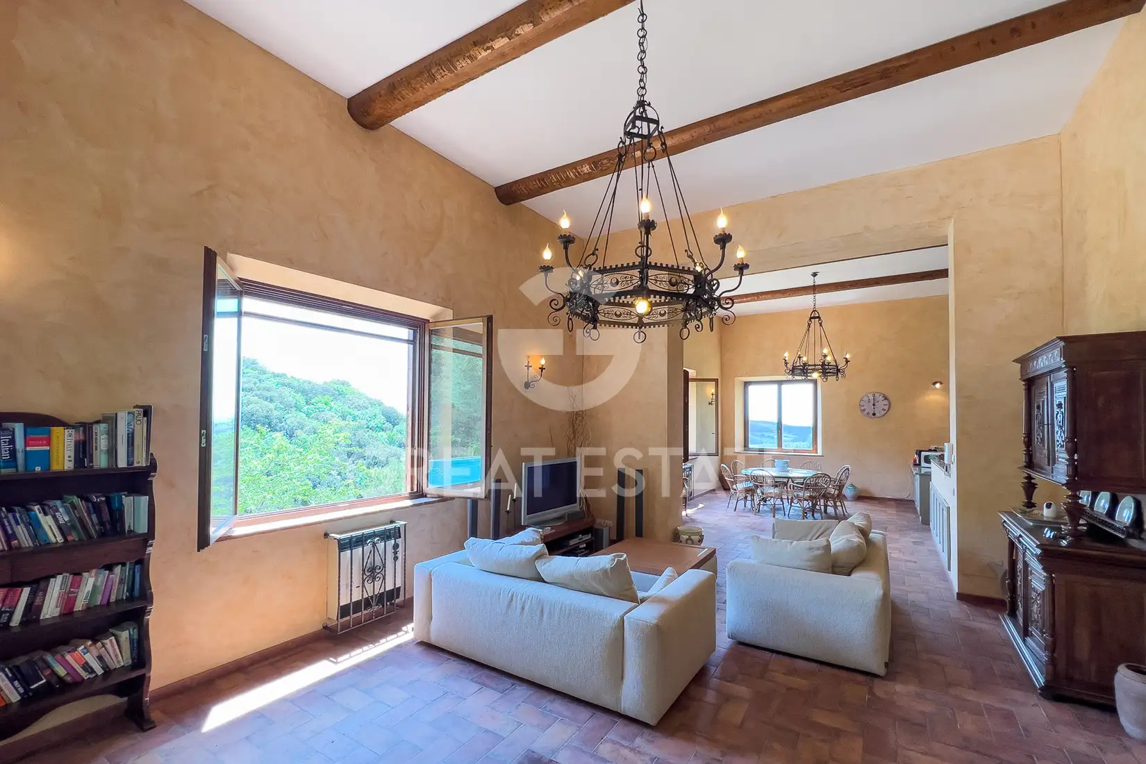 House 284m² in Italy, Siena. Priced at 990000€ rent photo-14