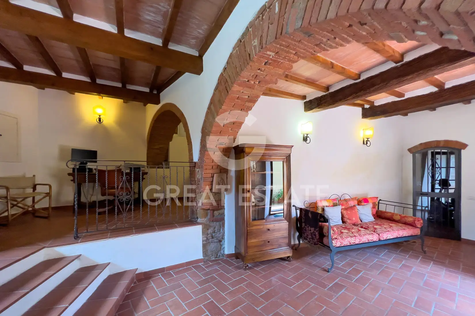 House 284m² in Italy, Siena. Priced at 990000€ rent photo-14