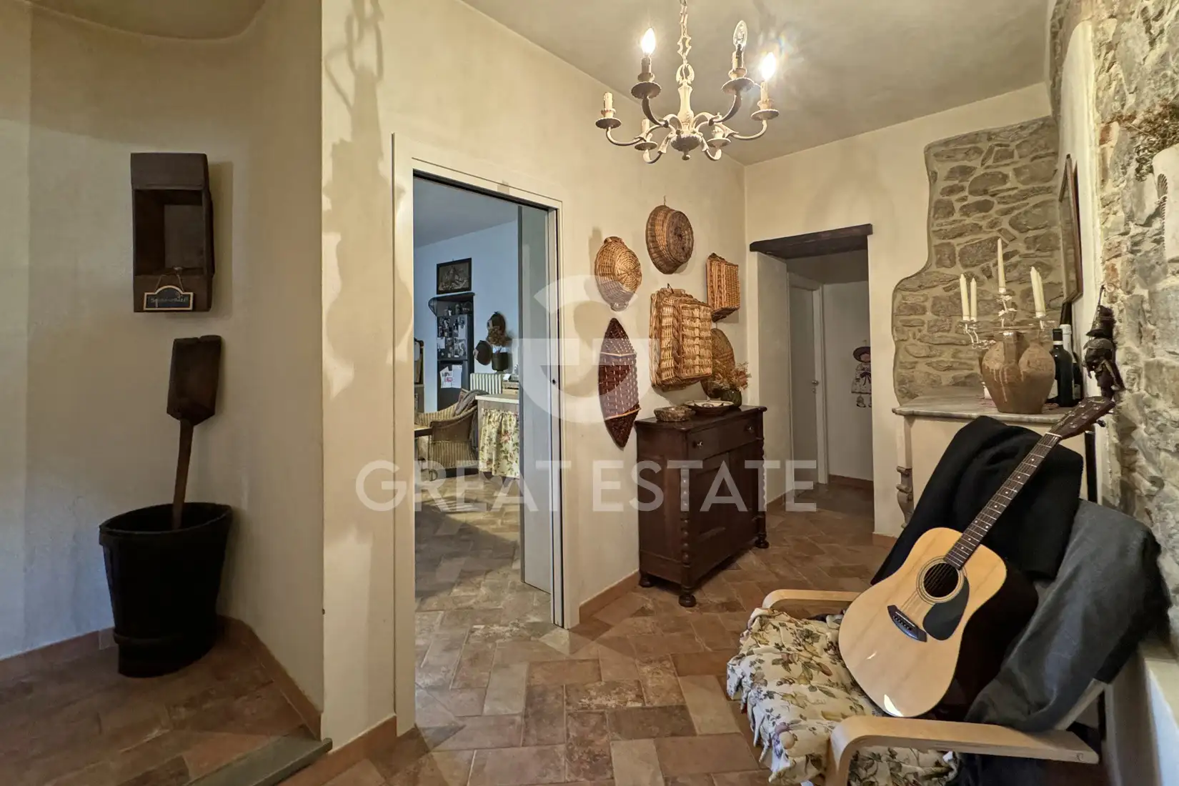 House 424m² in Italy, Arezzo. Priced at 530000€ rent photo-15