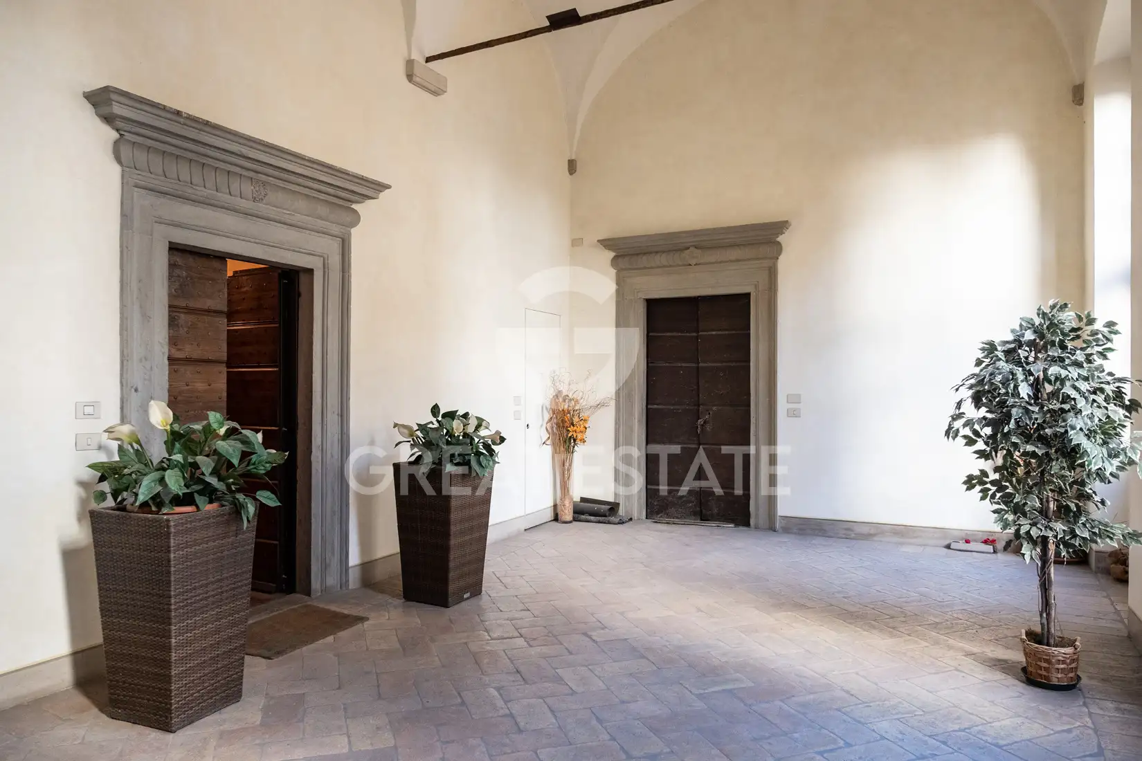Flat 518m² in Italy, Perugia. Priced at 1500000€ rent photo-5
