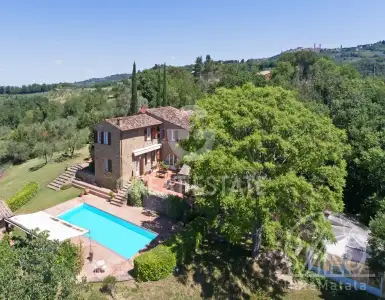 Buy in Italy for 1290000€