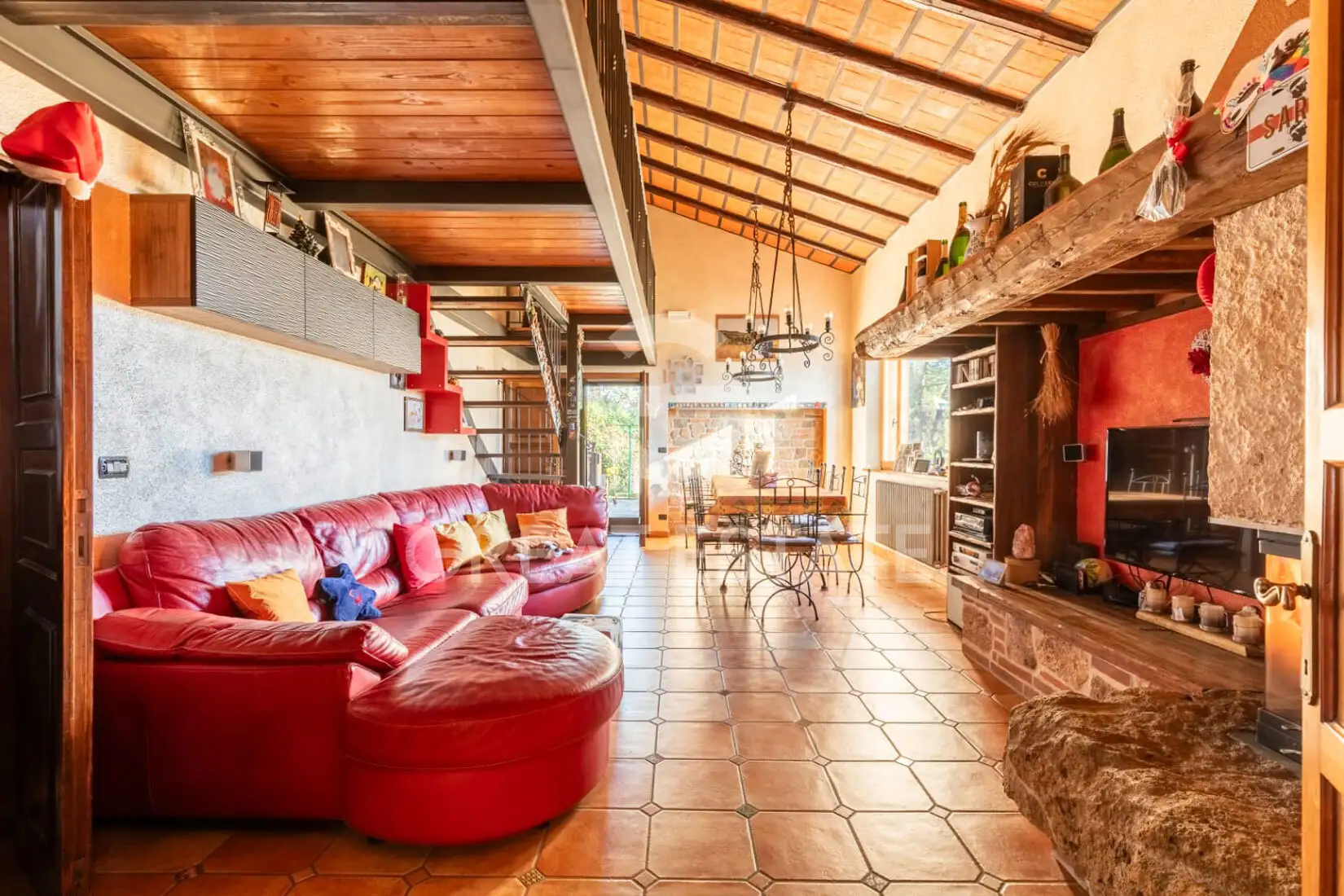 House 226m² in Italy, Siena. Priced at 695000€ rent photo-12