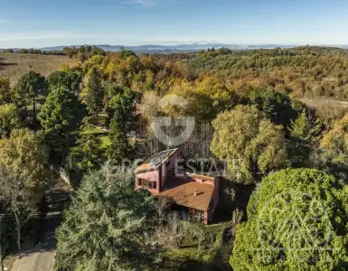 Buy in Italy for 695000€
