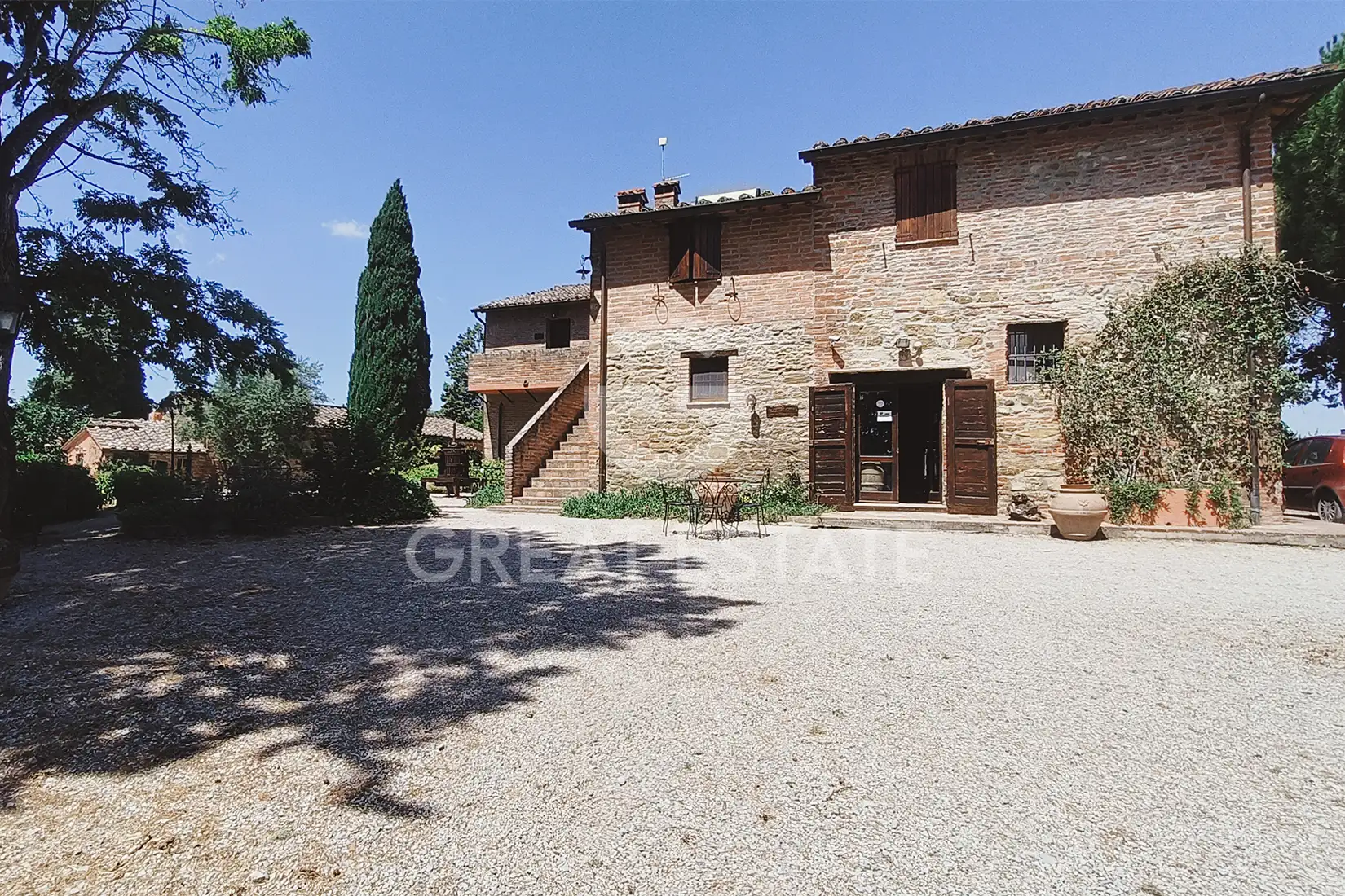 House 1371m² in Italy, Perugia. Priced at 2200000€ rent photo-4