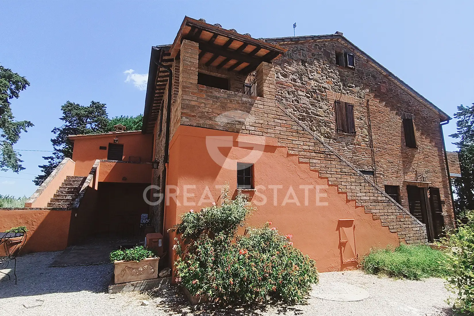 House 1371m² in Italy, Perugia. Priced at 2200000€ rent photo-7