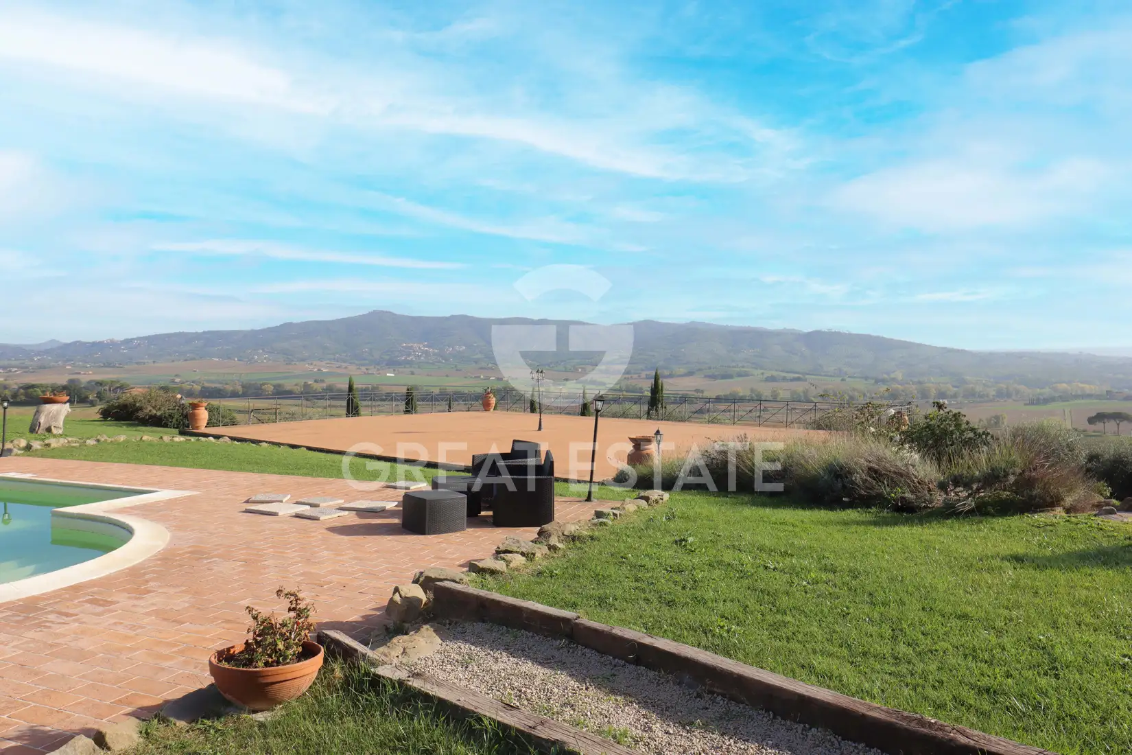 House 1371m² in Italy, Perugia. Priced at 2200000€ rent photo-11