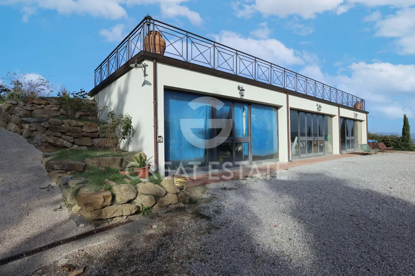 House 1371m² in Italy, Perugia. Priced at 2200000€ rent photo-13