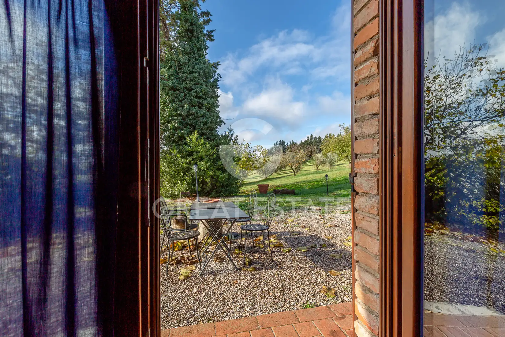 House 1371m² in Italy, Perugia. Priced at 2200000€ rent photo-15