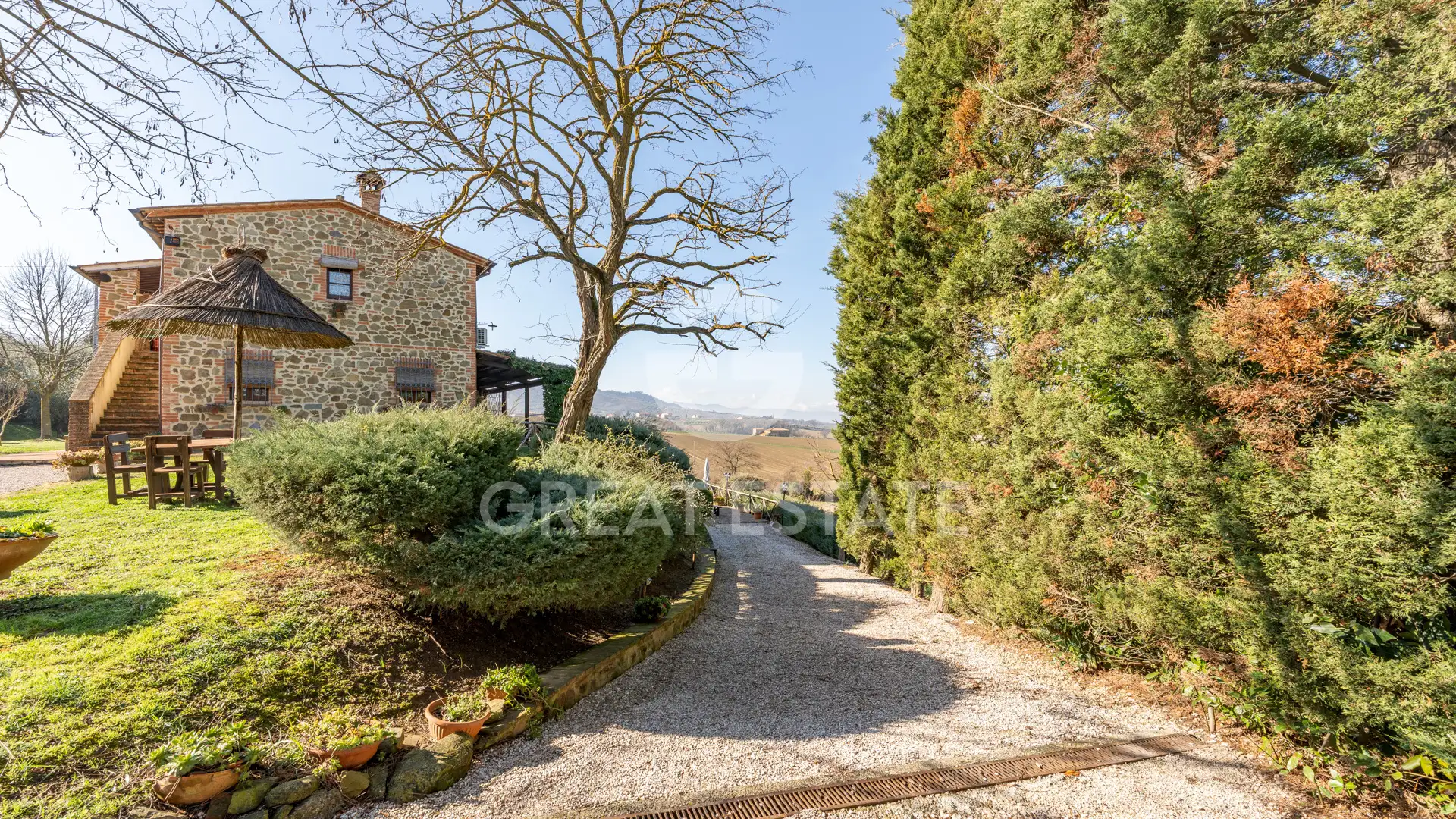 House 474m² in Italy, Perugia. Priced at 1050000€ rent photo-12