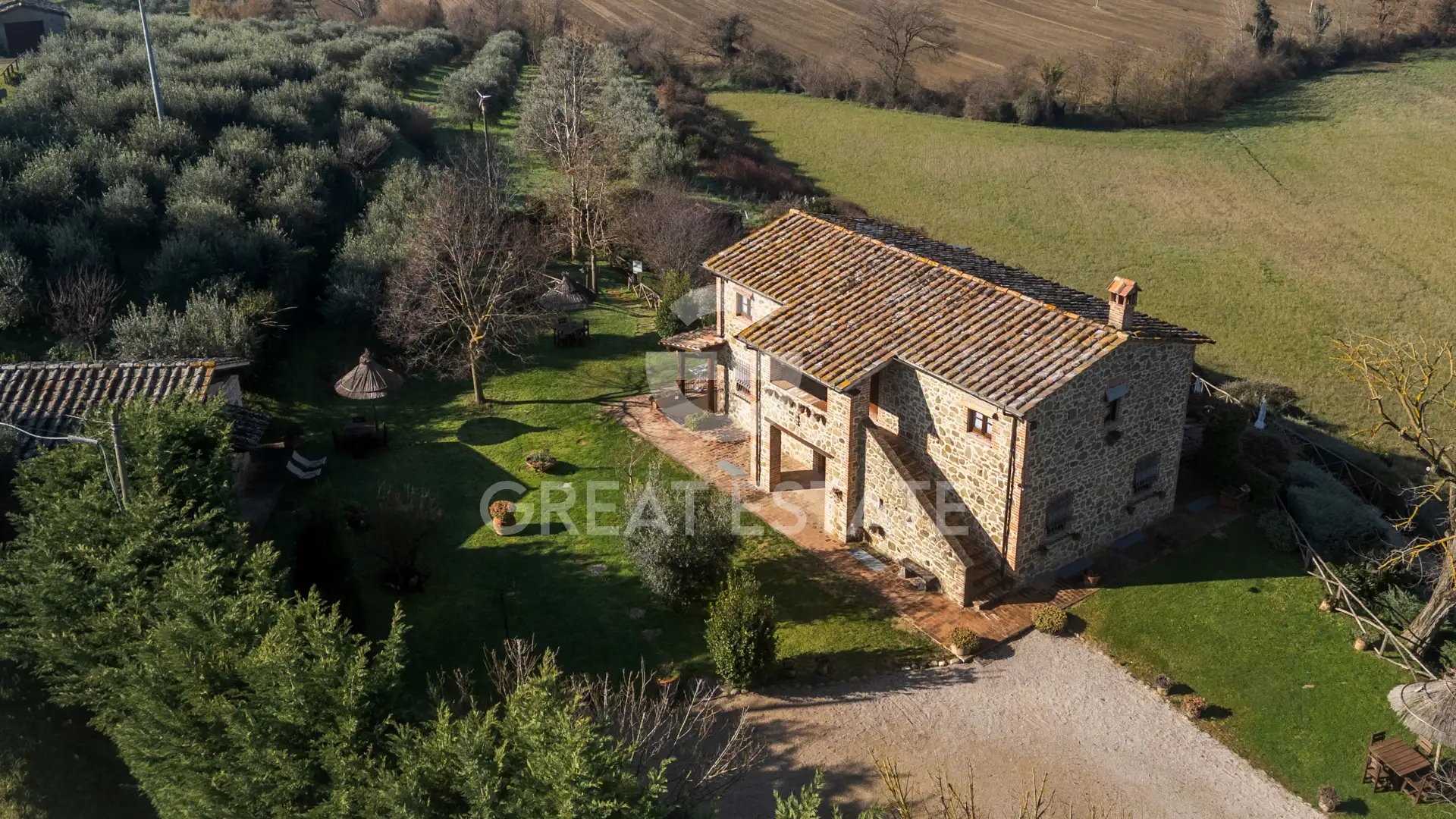 House 474m² in Italy, Perugia. Priced at 1050000€ rent photo-13