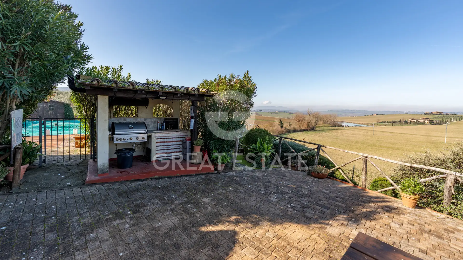 House 474m² in Italy, Perugia. Priced at 1050000€ rent photo-11