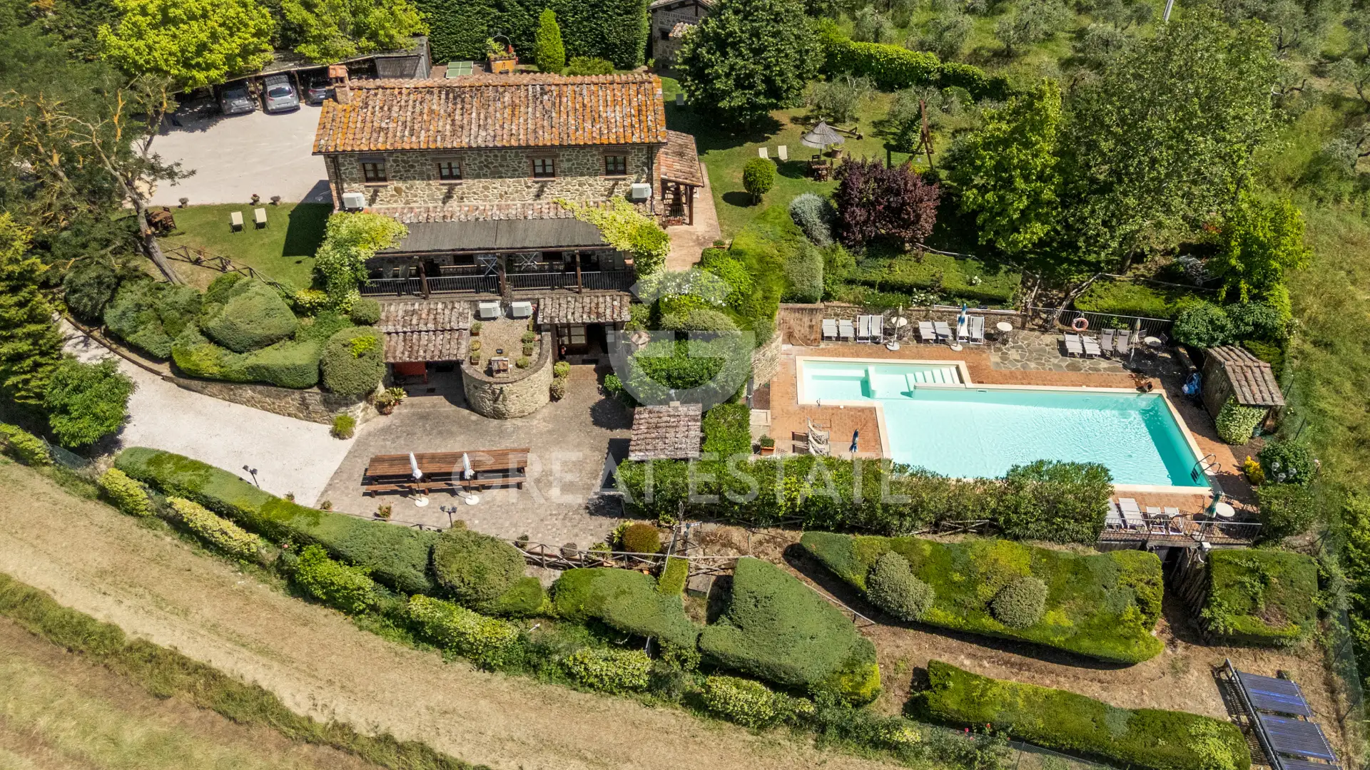 House 474m² in Italy, Perugia. Priced at 1050000€ rent photo-8