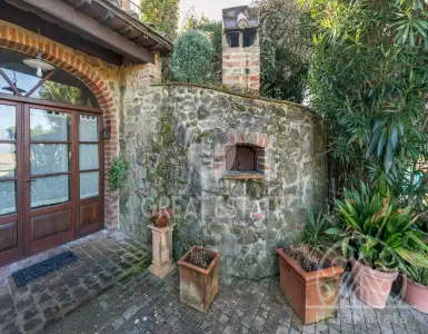 Buy in Italy for 1050000€